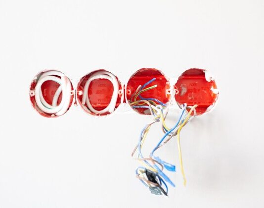 5 Mistakes Homeowners Make With Their Electrical System 5 mistake of electrical system