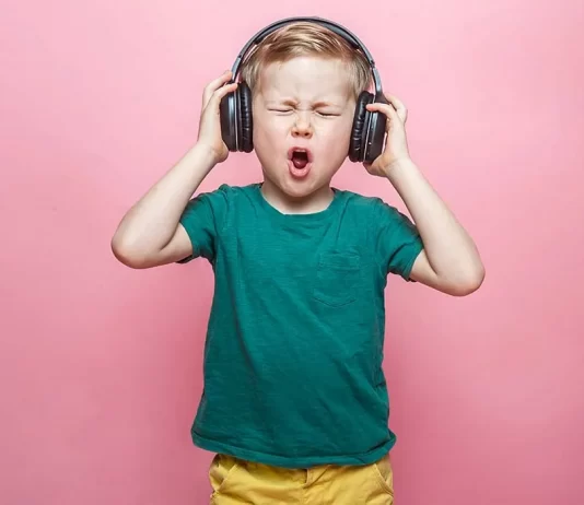 Wireless Headphones and Hearing Issues of Kids