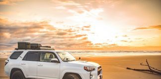 Traveling With Roof Racks: How Do They Make Your Life More Comfortable? Car with roof racks