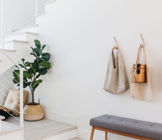 12 Smart, Cost-Effective Hallway Decoration Ideas