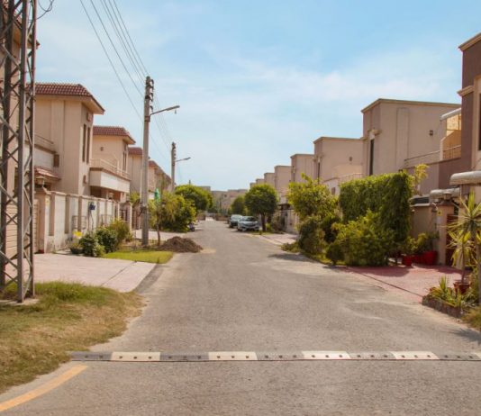 How is the real estate industry growing in Lahore?