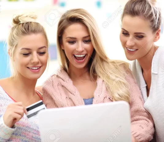 Where to Shop Online Women’s Clothing?
