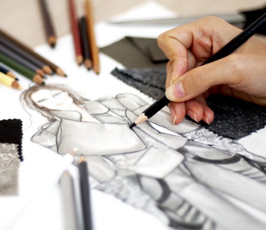 How to Get a Bachelor’s Degree in Fashion?