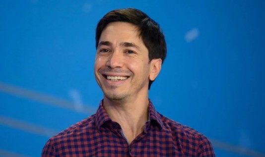 Justin Long Net Worth: From TV to Film to Advertising Justin Long Net Worth